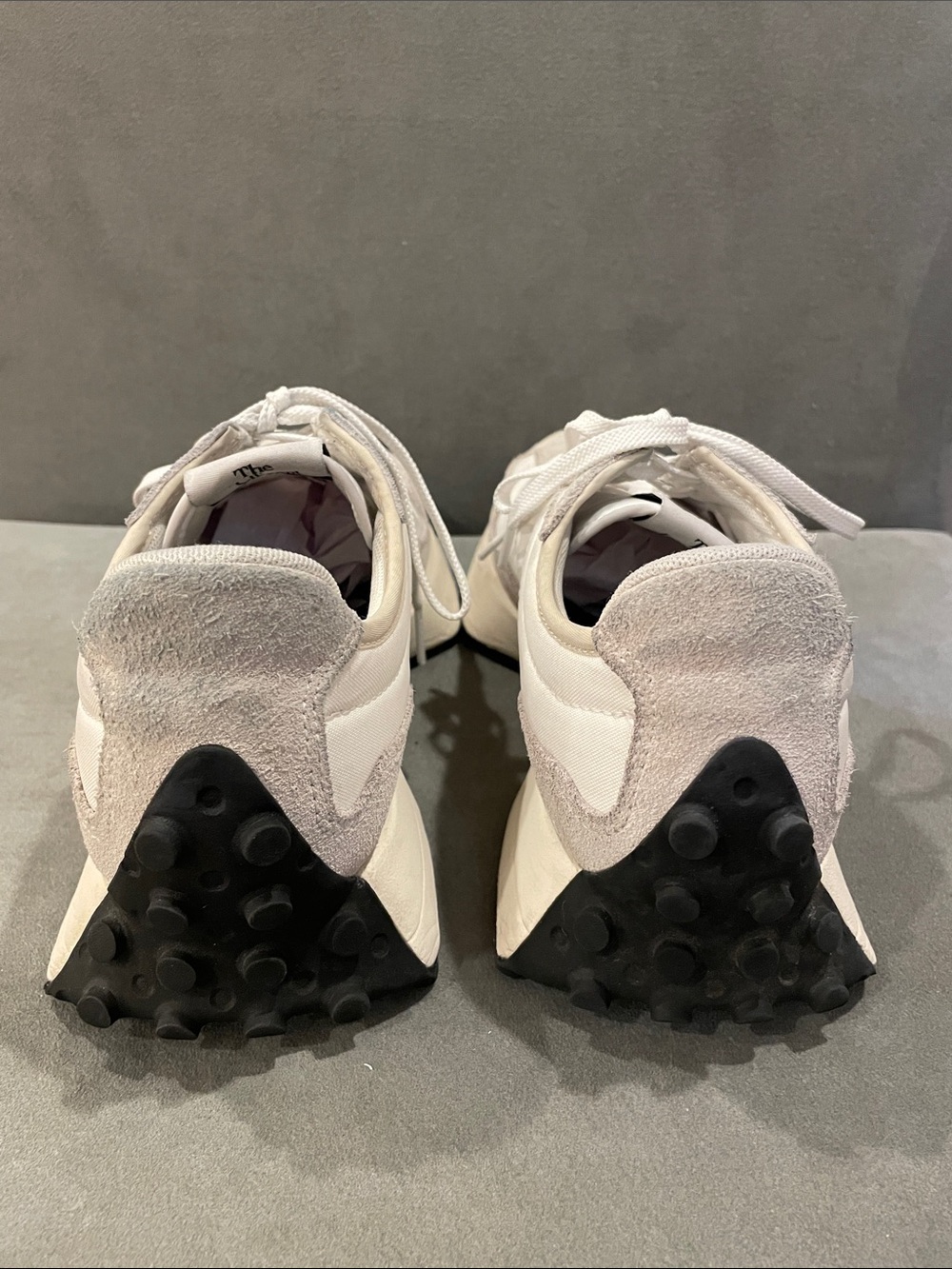 New Balance 327 White Black Women's Size 8 Retro Runner Sneakers - Picture 6 of 15
